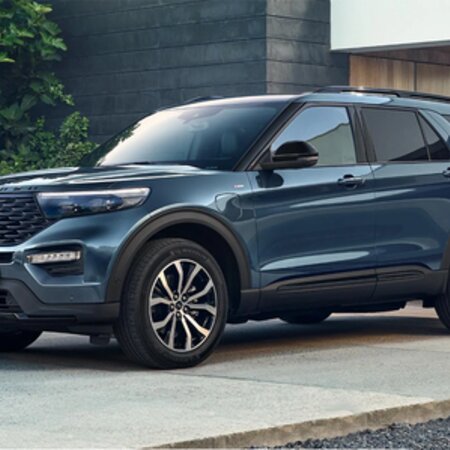 Abbildung eines Ford Explorer, seitliche Frontansicht 